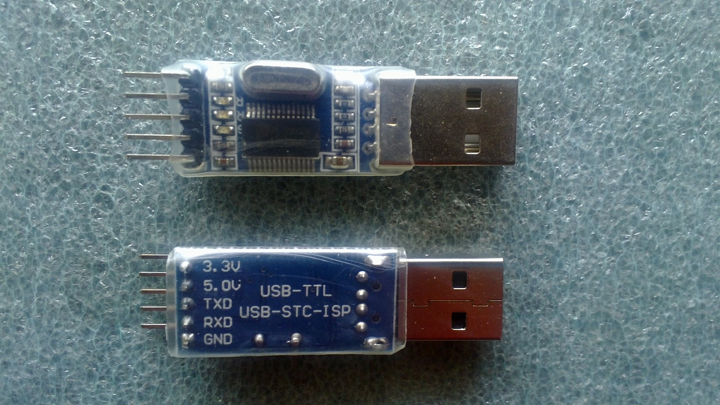 Dual voltage USB to serial converter